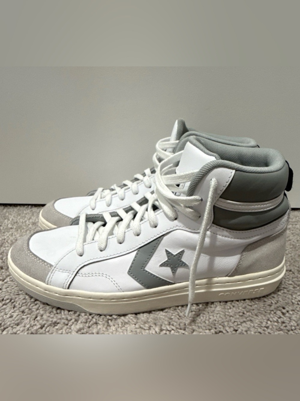 Converse Men 9.5  White and Gray High-Top Sneakers